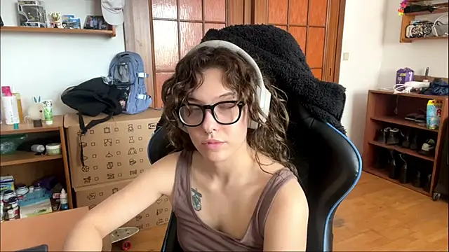 PillowPeachX online show from 05-10-26, 09:36