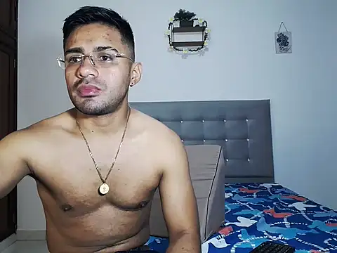 zeussexyhot online show from 04-21-26, 09:17