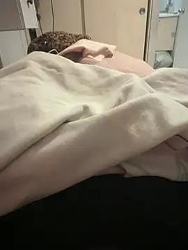 Snapshot of pazzuttraa chatting on 04-14-26, 03:12 pazzuttraa online show from 04-14-26, 03:12