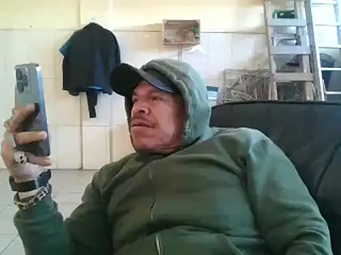 Snapshot of Oskr2024XXX chatting on 02-10-25, 06:35 Oskr2024XXX online show from 02-10-25, 06:35