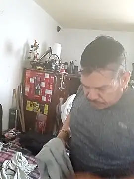 Snapshot of Oskr2024XXX chatting on 02-13-25, 11:58 Oskr2024XXX online show from 02-13-25, 11:58