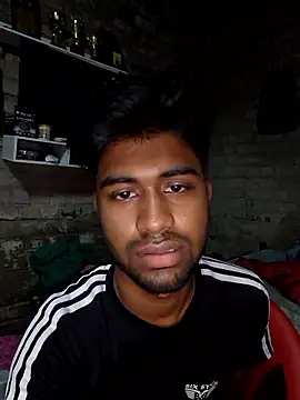 Snapshot of Indian-_boy chatting on 05-10-26, 01:44 Indian- boy online show from 05-10-26, 01:44