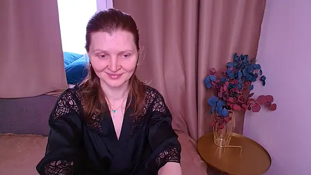 Snapshot of Liza__Evans chatting on 04-25-26, 02:14 Liza Evans online show from 04-25-26, 02:14