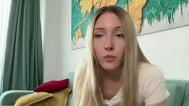 Snapshot of Kattie_Petite chatting on 05-22-26, 04:01 Kattie Petite online show from 05-22-26, 04:01