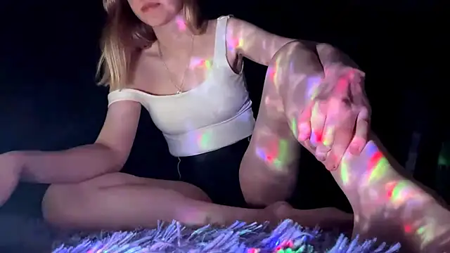 Skinny girl  online show from 04-16-26, 09:39