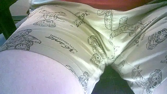 Snapshot of FantastickBombastick chatting on 04-22-26, 08:39 FantastickBombastick online show from 04-22-26, 08:39