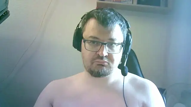 Snapshot of FantastickBombastick chatting on 05-12-26, 01:30 FantastickBombastick online show from 05-12-26, 01:30