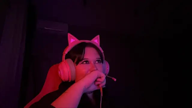 Alinalovelove online show from 04-15-26, 07:58