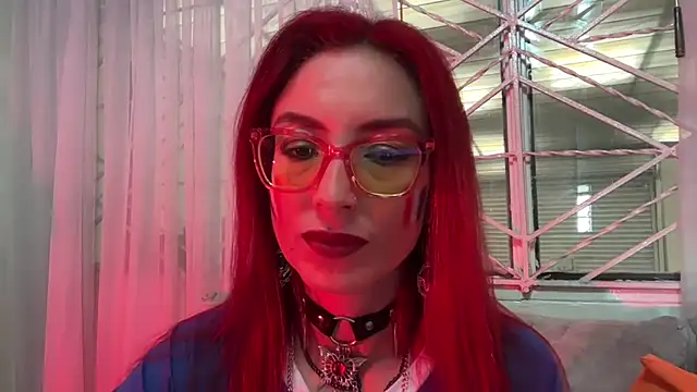 Snapshot of Queenscarlettsecret chatting on 07-09-26, 02:54 Queenscarlettsecret online show from 07-09-26, 02:54