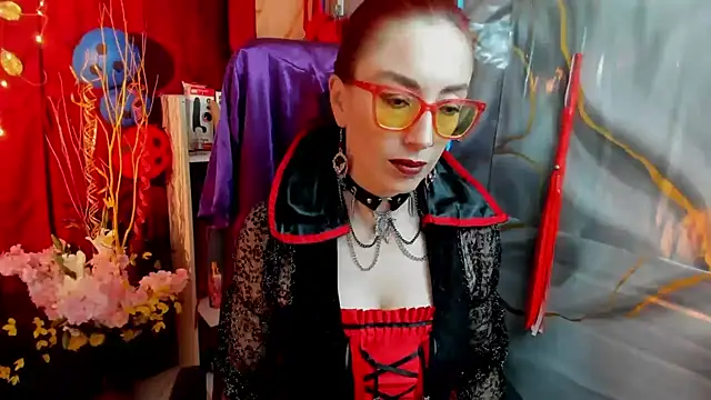 Snapshot of Queenscarlettsecret chatting on 07-13-26, 12:52 Queenscarlettsecret online show from 07-13-26, 12:52