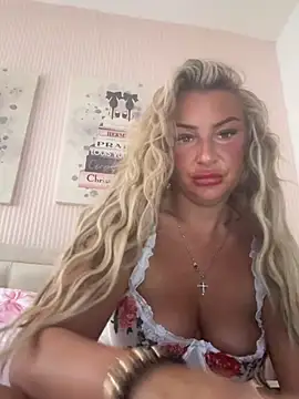 Naughtyhousewife x online show from 07-26-26, 05:53