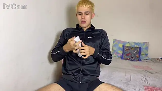 Snapshot of EdwinBoys chatting on 07-18-26, 02:16 EdwinBoys online show from 07-18-26, 02:16