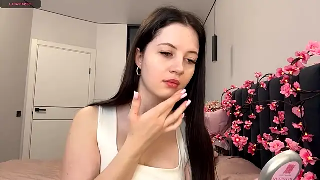 Snapshot of Rose_Retslav chatting on 04-20-26, 07:11 Rose Retslav online show from 04-20-26, 07:11