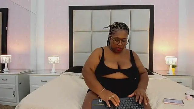 Snapshot of TreisyVixen chatting on 07-08-26, 02:49 TreisyVixen online show from 07-08-26, 02:49