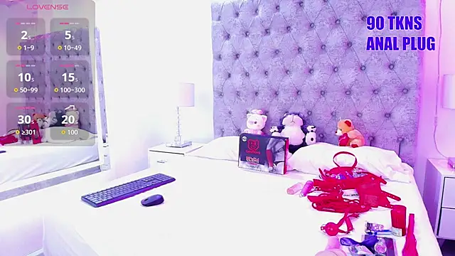 Zoe M00n online show from 07-14-26, 07:41