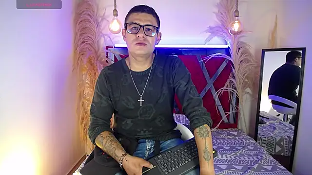Nickk 21  online show from 05-09-26, 01:38