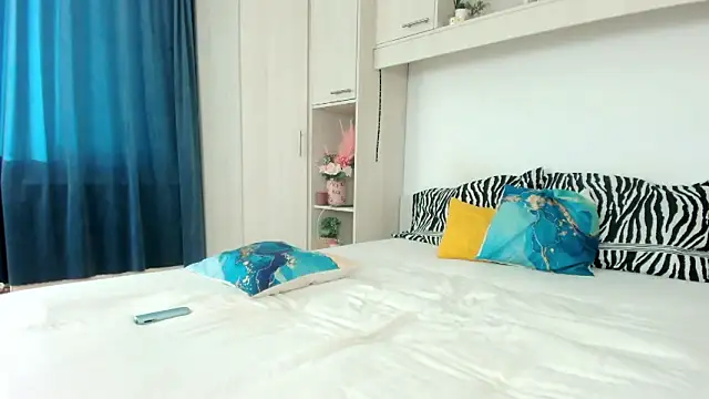 Snapshot of Mira_Shine chatting on 07-15-26, 04:29 Mira Shine online show from 07-15-26, 04:29