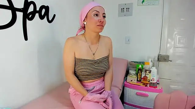 Sara fun online show from 12-31-24, 07:31