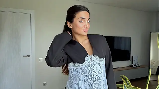 MelindaReny online show from 05-11-26, 09:15