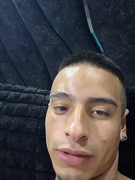 Snapshot of willclayy chatting on 04-26-26, 11:24 willclayy online show from 04-26-26, 11:24
