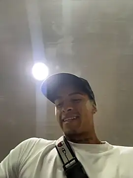 Snapshot of willclayy chatting on 07-18-26, 11:58 willclayy online show from 07-18-26, 11:58