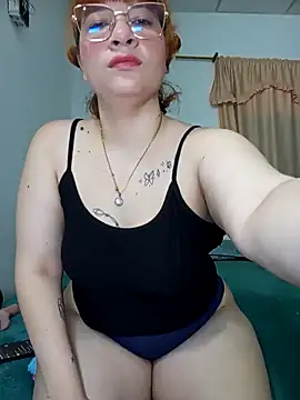 Snapshot of Curves_Nina chatting on 05-07-26, 03:06 Curves Nina online show from 05-07-26, 03:06