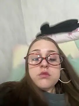 Shannon Van online show from 04-21-26, 03:46