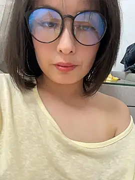 Snapshot of Faye-baby chatting on 06-10-26, 03:22 Faye-baby online show from 06-10-26, 03:22