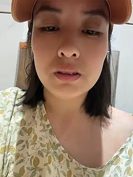 Snapshot of Faye-baby chatting on 08-01-26, 01:49 Faye-baby online show from 08-01-26, 01:49