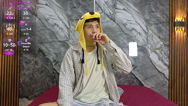 NoahWalker   online show from 06-13-26, 11:08