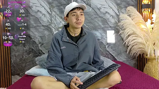 NoahWalker   online show from 06-26-26, 10:52