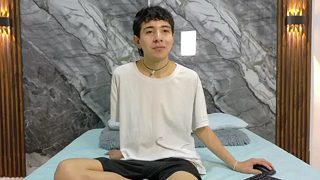 NoahWalker   online show from 07-08-26, 11:15