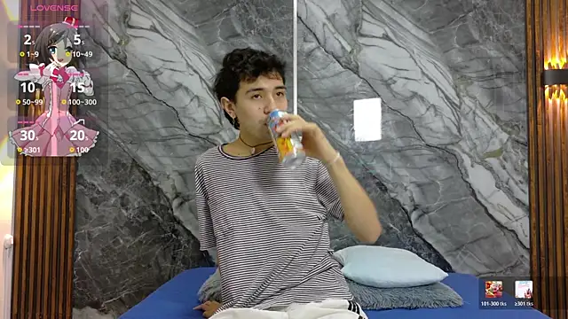 NoahWalker   online show from 07-10-26, 11:02