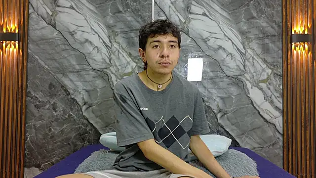 NoahWalker   online show from 07-12-26, 11:01