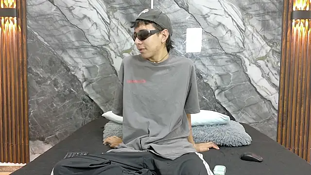 NoahWalker   online show from 07-17-26, 11:17