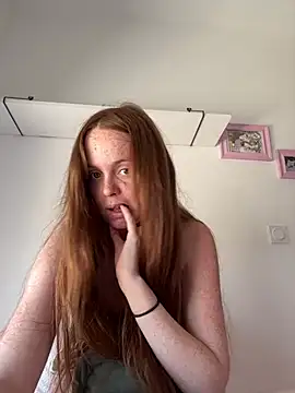 lilysmn online show from 05-06-26, 01:27