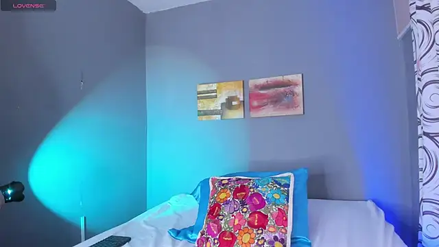 BunnyThompson online show from 04-20-26, 05:05