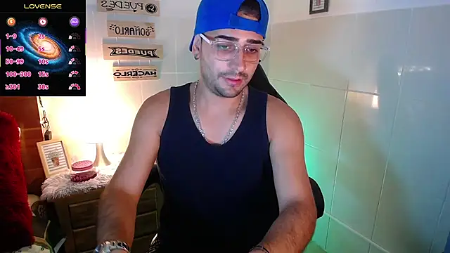 Snapshot of andders_ chatting on 05-08-26, 01:00 andders online show from 05-08-26, 01:00