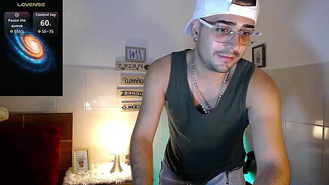 Snapshot of andders_ chatting on 05-19-26, 01:56 andders online show from 05-19-26, 01:56