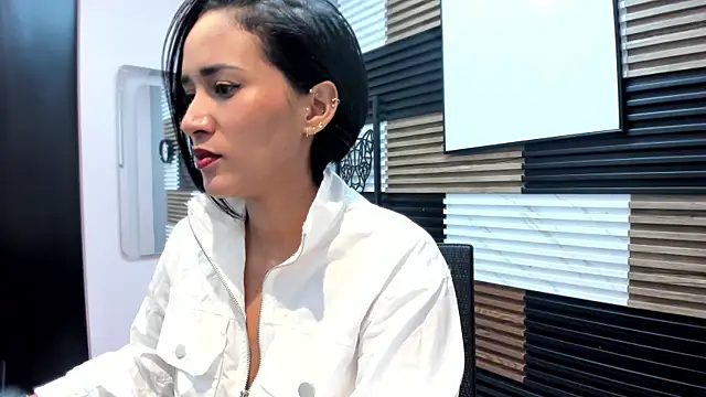 Snapshot of Scarleth-Foxx chatting on 06-19-26, 08:12 Scarleth-Foxx online show from 06-19-26, 08:12