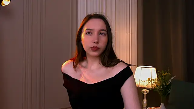 Snapshot of Suzaneey chatting on 06-26-26, 07:18 Suzaneey online show from 06-26-26, 07:18