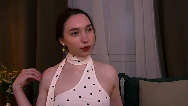 Snapshot of Suzaneey chatting on 07-06-26, 06:54 Suzaneey online show from 07-06-26, 06:54