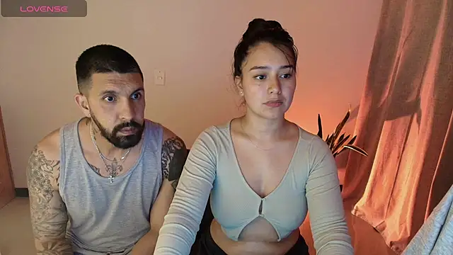 Snapshot of Alyssa_and_DAngelo chatting on 05-04-26, 01:56 Alyssa and DAngelo online show from 05-04-26, 01:56