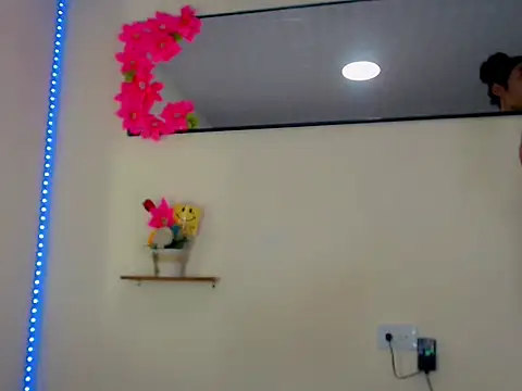 Darianna A online show from 05-20-26, 08:37