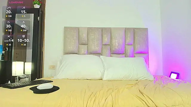 Snapshot of hott_mature chatting on 05-23-26, 11:47 hott mature online show from 05-23-26, 11:47
