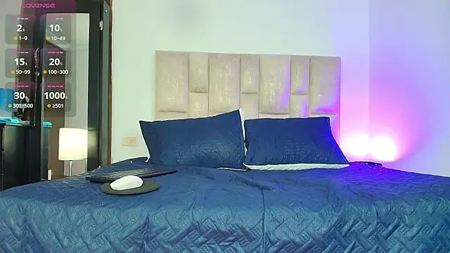 Snapshot of hott_mature chatting on 05-26-26, 12:01 hott mature online show from 05-26-26, 12:01