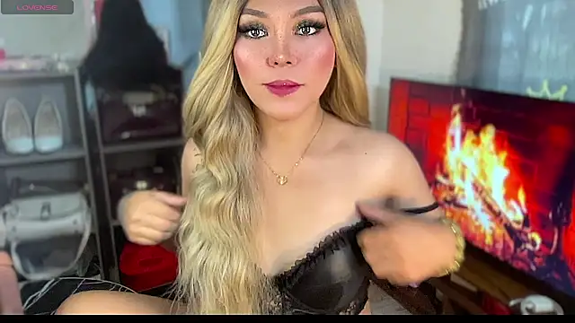 Snapshot of hannaBaby_lisyos11 chatting on 05-17-26, 01:47 hannaBaby lisyos11 online show from 05-17-26, 01:47