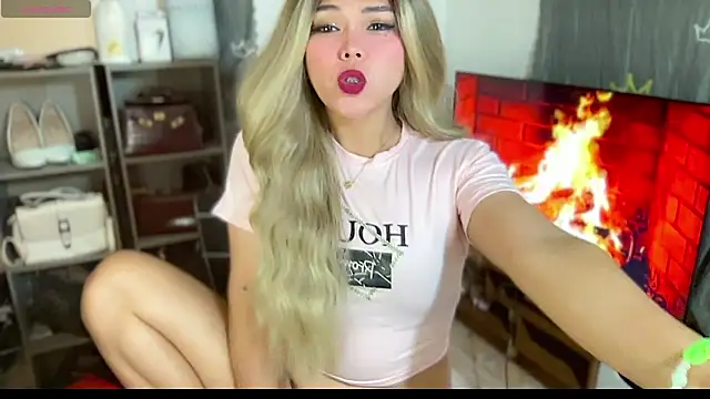 Snapshot of hannaBaby_lisyos11 chatting on 05-24-26, 02:44 hannaBaby lisyos11 online show from 05-24-26, 02:44
