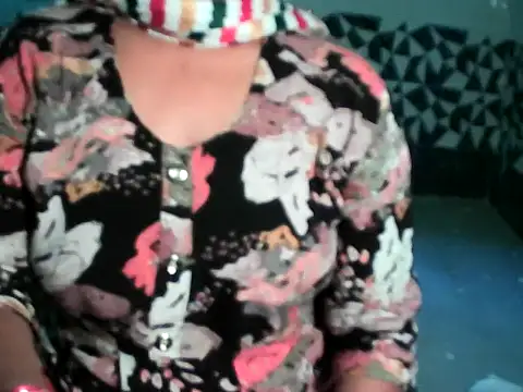 Snapshot of Hotty_Bhabhi1 chatting on 05-18-26, 04:29 Hotty Bhabhi1 online show from 05-18-26, 04:29