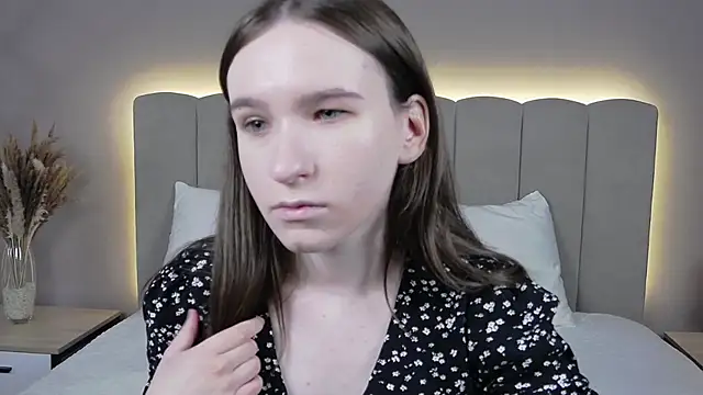 MarliinNova online show from 04-21-26, 04:30